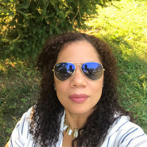 Meet your Posher, Ana